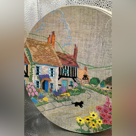 Rare Find‼️ Cottagecore Vintage Biscuit Tin England Case Manufacturing Co. - Picture 3 of 8